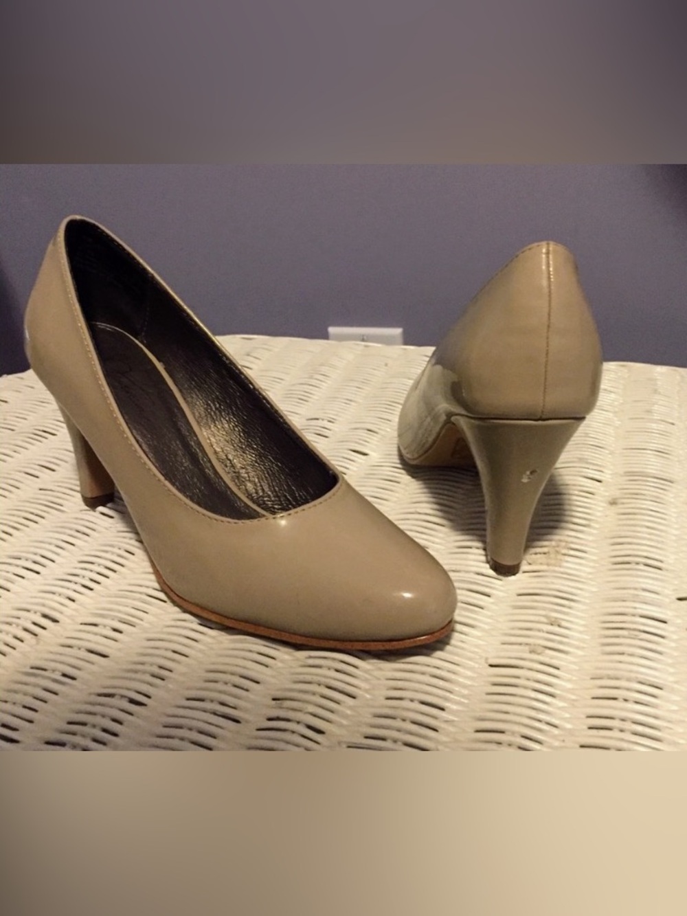 Nude Paton Leather 3 inch heels by Jessica
Size 6 Fair Condition